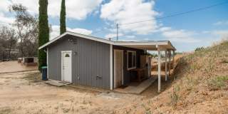 Beautiful Detached 1 Bedroom Home in Lakeside! Gallery 1