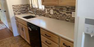 Spacious house with hardwood, handicap ramps, pet friendly, large garden with fruit trees Spacious house with hardwood, handicap ramps, pet friendly, large garden with fruit trees Gallery 7
