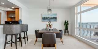 Elegant Riverfront Condo with Panoramic Views & Modern Comforts in Vancouver, WA Gallery 3