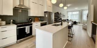 629 N Queen Street Gallery 14