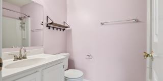 Woodcroft End of Unit Townhouse with Large Bedrooms Gallery 15