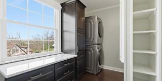 1 Month's Free Rent - 5 Bedroom Home Between 12 South and Oak Hill Gallery 22