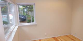 Beautiful 3 Bed 1 Bath Single Family House - Bellevue Gallery 17