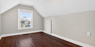 4 Bedroom, 1.5 Bath house in Shelby Park, Fenced, Off-street Parking, Pets OKAY! Gallery 19
