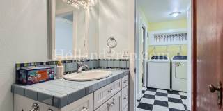 Charming Hillsboro Retreat: Cozy Single-Level Home with Greenhouse & Kids' Clubhouse! Gallery 20