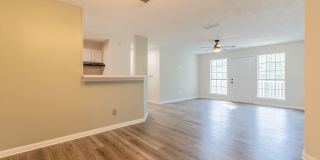 Spacious 3 Bed, 2 Bath Condo in Decatur - Easy I-20 Access! Available October 10th! Gallery 1