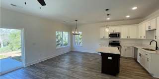 Single Family Home in Seneca! Gallery 1