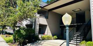 Charming Condo in Terrific Salmon Creek Location Gallery 3