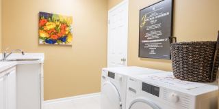5200 Knoxville Avenue Gallery 6