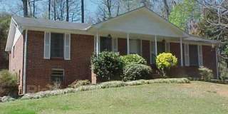 1928 Poplar Dr Gallery 1