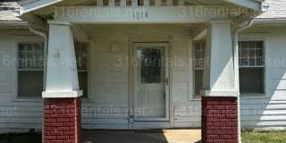 One bed one bath house available NOW! Gallery 1
