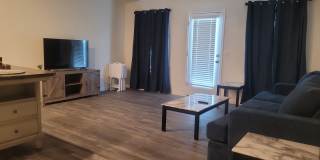 Charming 3-Bedroom Home with Spacious Yard Gallery 5