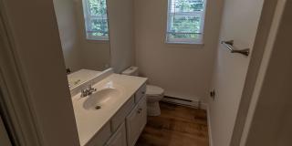 Charming and Spacious South Side 3-Bedroom Duplex Gallery 8