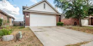Charming East Austin 2-Story | 3BR | Spacious Yard & Modern Kitchen Gallery 25