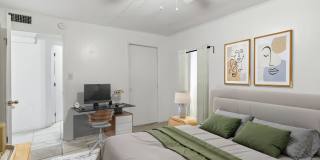 4 Bedroom House with Back Deck Gallery 14