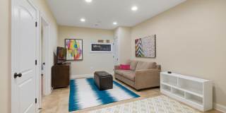 50 N BENTZ Street Gallery 33