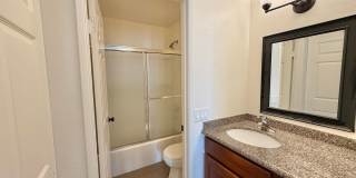 Bright & Spacious Condo Living with Parking! Gallery 8