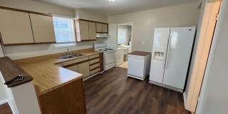 1 bed, 1 bath single family Ferndale home with garage Gallery 7