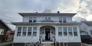 514 E Oak St Gallery 1