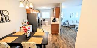 Annual furnished/Seasonal/short term 2 bedroom 1 1/2 bath top floor, renovated condo near Siesta Key! Gallery 7