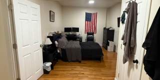 Nicely renovated, pet friendly 3 bed in South Boston. Gallery 31