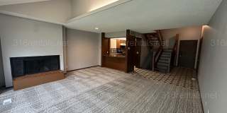 $1545 - 2 bed 1.5 bath - Duplex located in Riverside Gallery 8