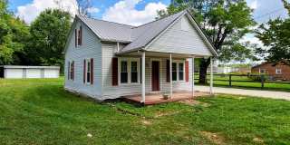 Pet-Friendly 2-Bedroom, 1.5-Bath Home with a Yard and Stainless Appliances Gallery 1