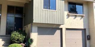 3Bd/2Ba Kirkland Townhome Gallery 1