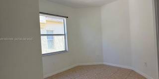 2221 NE 37th Ter Gallery 13