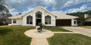 Beautiful 4 Bedroom 2 Bathroom Pool Home in Lake Mary, FL Gallery 1