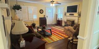 Knoxville 37917 - Available Now! 2 bedroom, 1 bath home - Contact Lisa Vineyard 865-216-9334 Gallery 12