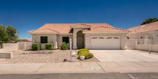 4 Bedroom House Across from Golf Course! Gallery 1