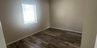 1037 N Victoria Park Road Gallery 10