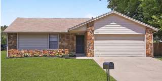 Charming 3-Bed Jenks Home Near Tulsa Hills – Large Corner Lot! Gallery 1