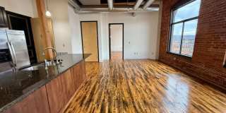 421 Broad Street Gallery 11