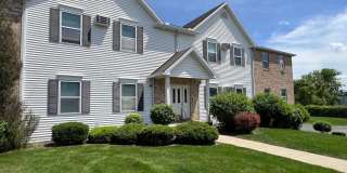 Excellent Canfield Location!! Very clean and well maintained 3 bedroom/2 Full Bath Condo. Gallery 1