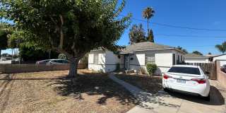 Charming 2 Bed 1 Bath Tustiin Home on Large Lot Gallery 1