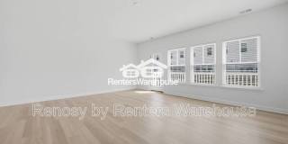 1005 Opal Street Gallery 9