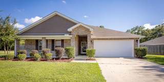 Spacious 4BR Home on Oversized Lot in Woolmarket with Covered Patio & Fire Pit Spacious 4BR Home on Oversized Lot in Woolmarket with Covered Patio & Fire Pit Gallery 1