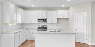 Beautiful Split Level 5 Bedroom Home - Hills of Olde Savannah Gallery 9