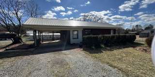 7992 Reynolda Road Gallery 1