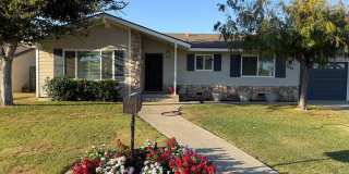 Beautiful spacious 3 bed 2 bath home for rent in Dinuba Gallery 1