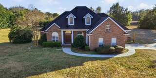 Ivy Park Brick Home 4 bedroom 3 1/2 baths Gallery 1