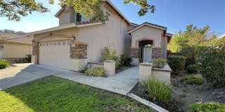 Spacious Home Near Schools, Shopping, Dining, And Freeway Access Gallery 1