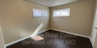 1742 N Oak Grove Ave Gallery 7