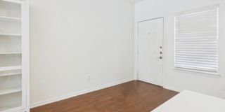 712 W 21st St Apt 304 Gallery 7