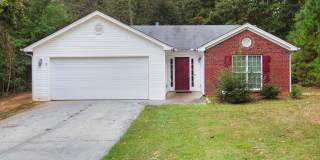 AVAILABLE NOW! 3 Bedroom 2 Bathroom Ranch Gallery 1