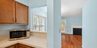 Woodcroft End of Unit Townhouse with Large Bedrooms Gallery 9