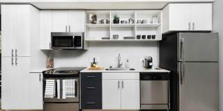 Leva on Market Gallery 10