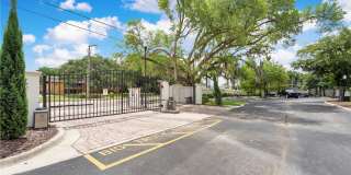 Luxury Condo for Rent Gallery 15